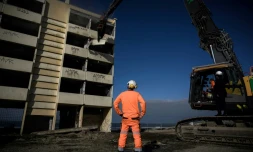 Sur la dune médocaine, la démolition du "Signal", symbole de l'érosion cÎtiÚre