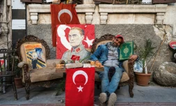 Turquie: les avocats dans les ruines en quête de justice