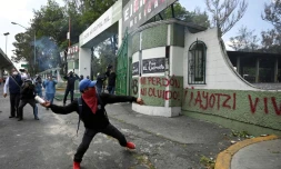 Etudiants disparus au Mexique: nouveaux heurts avec les forces de l'ordre