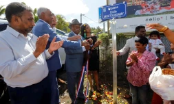 inauguration plaque Emile Moutoussamy, à Domenjod, Saint-Denis