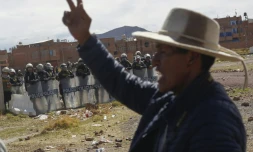 Pérou: des manifestants pleurent leurs morts alors que les affrontements persistent