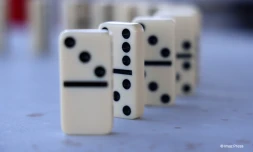 Dominos