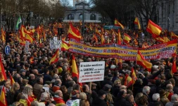 Espagne: grosse manifestation contre le gouvernement de gauche sur la question catalane