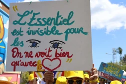 Troubles psychiques : une marche et de la bonne humeur pour combattre l’isolement et les préjugés [?]