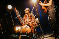 Concert : Ballaké Sissoko et Piers Faccini enchantent la salle Gramoun Lélé
