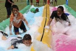 Tropica'Kids : une course avec de l'eau, de la boue et des obstacles pour les marmailles