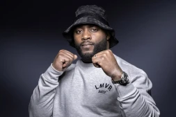  Gradur réunit sur son album une équipe de rappeurs phares, de Gims et son frère Dadju à Niska, Alonzo, Ninho et le "sauvage" Kalash Criminel 