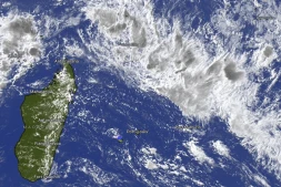 Une zone perturbée à 1.355 km au nord de La Réunion