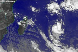 À 1.560 km de La Réunion, Indusa a atteint le stade de cyclone tropical
