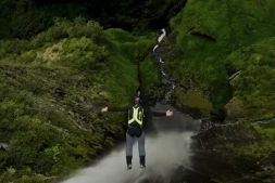 [Vidéo] Trou De Fer : il saute depuis le sommet de la cascade