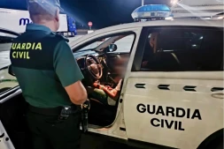 Espagne : un enfant laissé sur une aire d'autoroute, les passagers se rendent compte 140 kilomètres plus loin