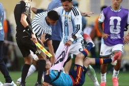 L'Argentin Leandro Paredes suspendu dix matchs par la Fifa pour son comportement en finale du Mondial 2026