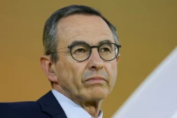 Bruno Retailleau participe à un débat avec d'autres candidats à l'élection présidentielle, le 27 août 2026 à Paris ( AFP / Thomas SAMSON )