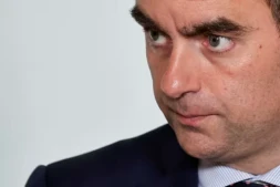 Le Premier ministre Sébastien Lecornu à Paris le 11 juin 2026 ( AFP / STEPHANE DE SAKUTIN )