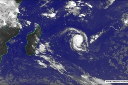 Horacio pourrait s'intensifier jusqu'au stade de cyclone tropical intense ce lundi, pas d'impact pour La Réunion