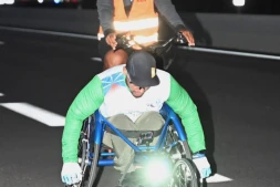 Kévin Velprat remporte les Foulées de la Corniche 2026 au classement général et améliore son record