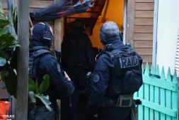 Saint-Pierre : sept personnes interpellées dans le secteur de Ravine Blanche pour trafic de stupéfiants