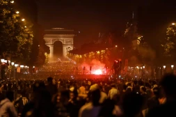 Après la victoire du Paris Saint-Germain contre Arsenal en finale de la Ligue des champions (jouée à Budapest), place du Trocadéro, à Paris, le 30 mai 2026. LOU BENOIST/AFP 