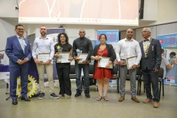 Soraya Rivière Dijoux, mécanicienne moto, est lauréate du premier prix du Mérite professionnel