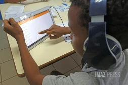 apprentissage lecture tablette enfant