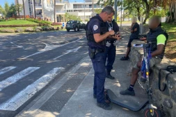 Le Port : une semaine après le décès d'un piéton, la police contrôle les propriétaires de vélos et de trottinettes électriques