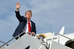 Le président américain Donald Trump à Joint Base Andrews, dans le Maryland le 21 août 2026 ( AFP / SAUL LOEB )