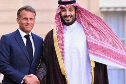 La venue de Mohammed ben Salmane à Paris a permis de concrétiser les discussions pour faire naître un parc potentiellement dédié à Dragon Ball. © Crédit photo : LOU BENOIST / AFP 