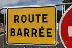 panneeau route barrée