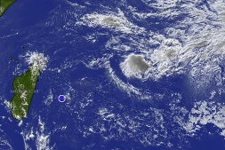 Saison cyclonique : Météo France surveille une zone suspecte au sud des Chagos 