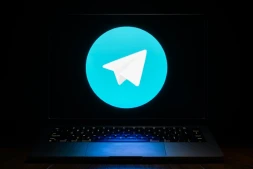 Plusieurs dizaines de milliers de photos et de vidéos de femmes ont été échangées sur des groupes et chaînes Telegram en Italie et en Espagne, selon une étude de l'ONG AI Forensics