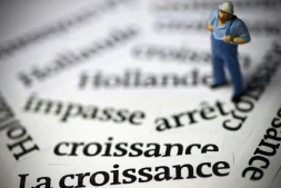L'Insee a révisé jeudi à la baisse sa prévision de croissance en France pour le quatrième trimestre en raison notamment de l'impact des attentats de novembre, à 0,2% contre 0,4% prévus jusqu'alors