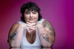 La DJ Barbara Butch pose le 5 mars 2026 à Paris