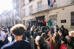Manifestation de lycéens devant le lycée Sophie-Germain à Paris le 16 octobre 2026