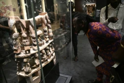 Le trône de Cana, l'un des trésors d'Abomey rendus au Bénin par la France, le 18 février 2022 à Cotonou