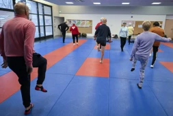 Séance de gym adaptée mise en place par la Fédération française de cardiologie de Meurthe-et-Moselle, dans le cadre du sport sur ordonnance, à Nancy