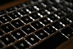 Les "données administratives" de quelque 15 millions de Français, mais aussi des commentaires rédigés par leur docteur, ont fait l'objet d'une fuite massive lors d'une cyberattaque qui a visé 1.500 médecins utilisateurs d'un logiciel de la société Cegedim Santé