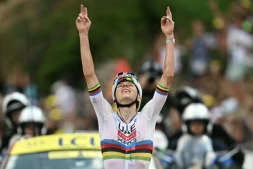 Le Slovène Tadej Pogacar à l'arrivée de la 6e étape du Tour de France, le 9 juillet 2026 à Gavarnie-Gèdre