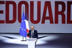 Édouard Philippe en meeting à Paris le 5 juillet 2026