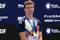 Le Français Léon Marchand, sacré champion d'Europe du 200 m papillon, le 15 août 2026 à Saint-Denis