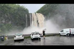Un lundi de fin décembre sous la pluie (vidéo Bruno Bamba)