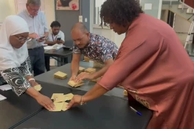 Saint-Denis : dépouillement au bureau 1, bureau centralisateur du chef-lieu 