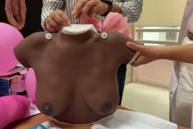 L'autopalpation des seins, un réflexe santé à intégrer