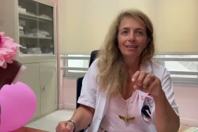 Dépistage du cancer du sein : avant de s'autopalper, il faut d'abord se regarder