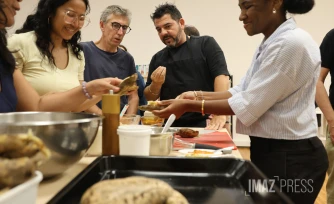 atelier culinaire avec les auteurs du salon du livre de jeunesse de l'ocean indien