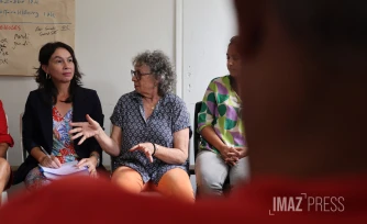 sidoleine papaya à sa permanence à salazie 