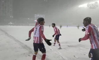 Canada : bicyclette, chasse-neige⊠la folle finale du championnat sous une tempĂȘte de neige