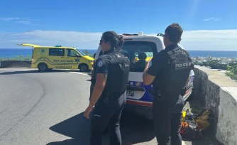 Accident sur la route de la Montagne : un motard loupe le virage et termine dans le ravin, il a été hélitreuillé conscient