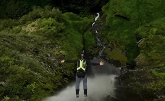 [Vidéo] Trou De Fer : il saute depuis le sommet de la cascade