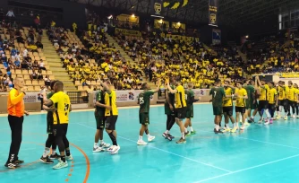 Saint-Pierre : l’équipe de handball file en finale après une victoire serrée 