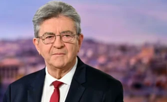 Mélenchon officiellement candidat pour 2027